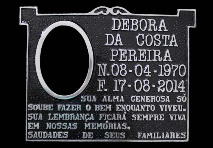 #110 - Placa para cemitério 30x40 cm modelo casinha decorada com foto 9x15 com mensagem personalizada.